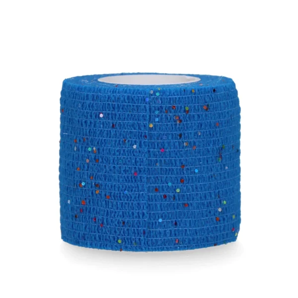 Blauwe zelfklevende bandage met glitters, van Powerflex 5 centimeter. Elastische en ademende verbandrol, ideaal voor ondersteuning en bescherming bij paarden en andere dieren.