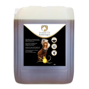 Een jerrycan van 10 liter met lijnzaadolie voor paarden. Het etiket heeft een zwart-gouden ontwerp met een afbeelding van een pony en een druppel olie. De tekst benadrukt de voordelen voor de spijsvertering, huid en vacht, en bevat pictogrammen die deze voordelen illustreren.