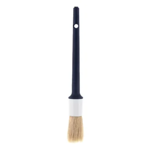 Kwast met zwarte plastic steel, grijze rand en blonde kwastharen.