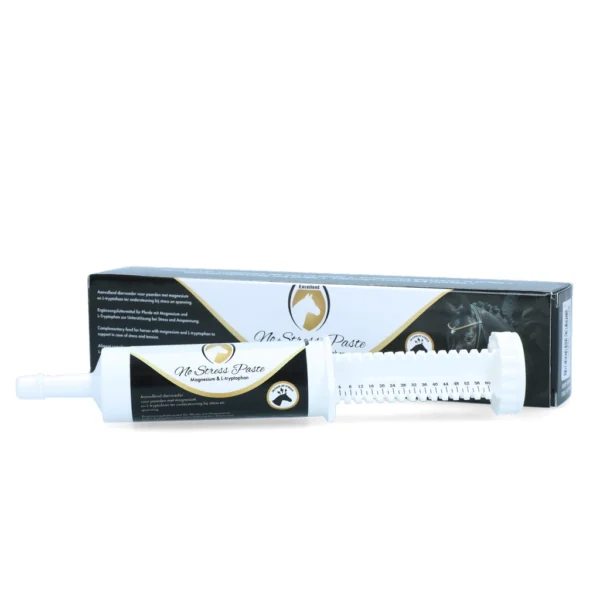 Excellent No Stress Paste. De afbeelding toont een witte doseerspuit, met zwart etiket en gouden accenten.