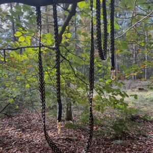 UE teugels van zwart en goud gevlochten touw met gouden kralen, luxe afwerking en comfortabele grip