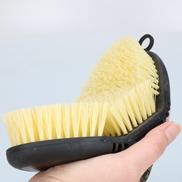 Excellent Horse Flexi Brush Scrub