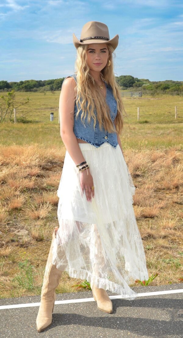 Wildflower Lace Skirt met gelaagd kant en bloemendetails